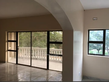 3 Bedroom Flat & Apartment