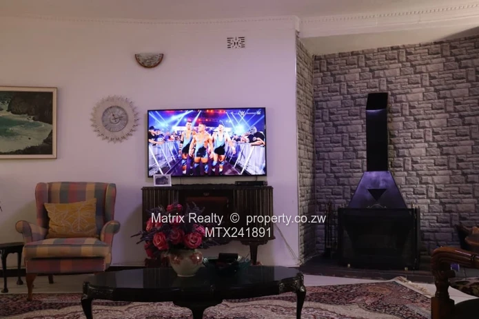 5 Bedroom Signature Residence in Helensvale