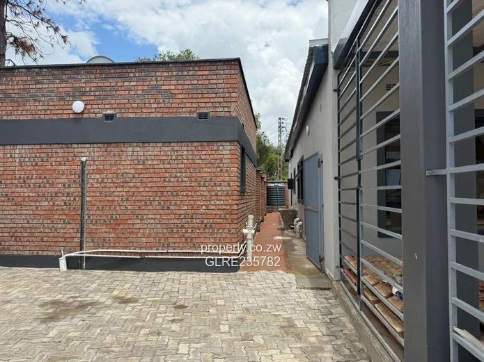 Avondale West Townhouses/Apartments to Let