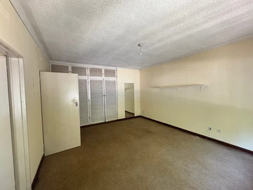 3 Bedroom Flat & Apartment