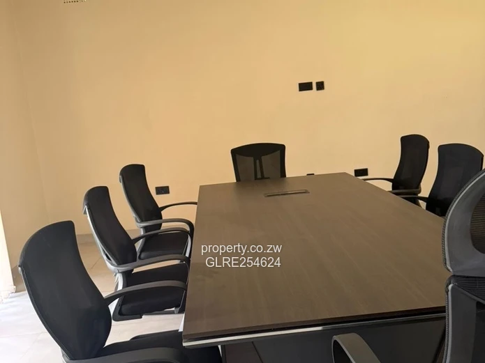 Modern Milton Park Office with Training Room, Pool & Borehole