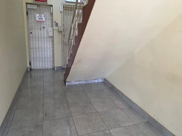 2 Bedroom Flat & Apartment