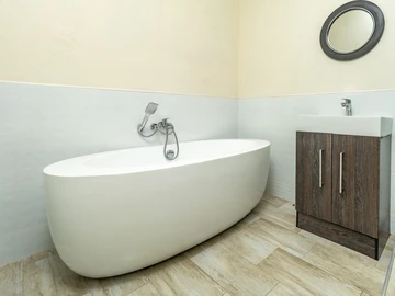 3 Bedroom Flat & Apartment