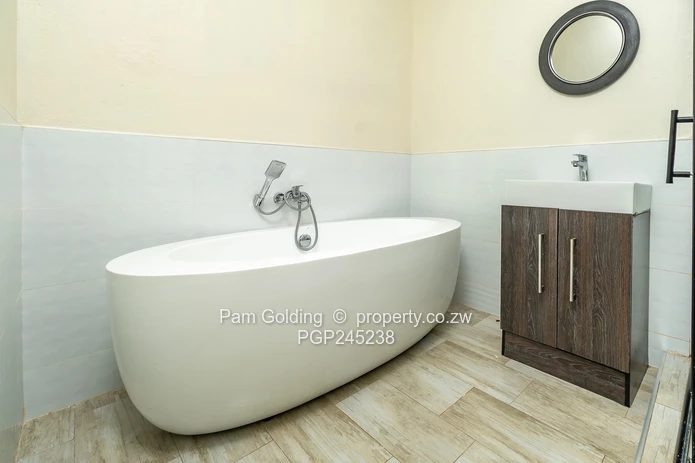 Modern 3 Bedroom Townhouse  (Sole Mandate)