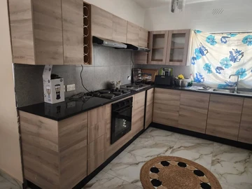 2 Bedroom Flat & Apartment