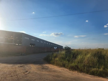 Commercial & Industrial Land