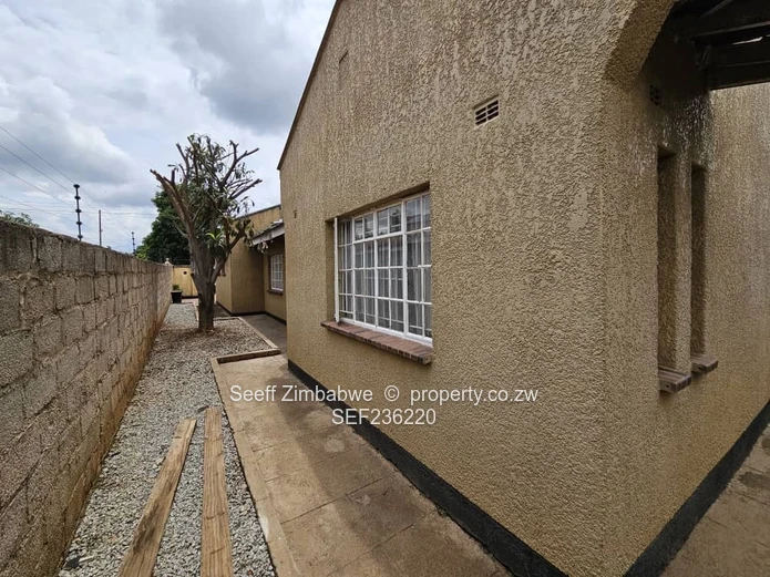 PRIME RENTAL OPPORTUNITY: Modern 3-Bedroom Home with Self-Sufficiency in Madokero Estate
