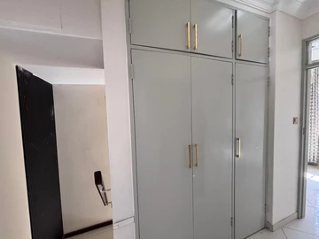 3 Bedroom Flat & Apartment