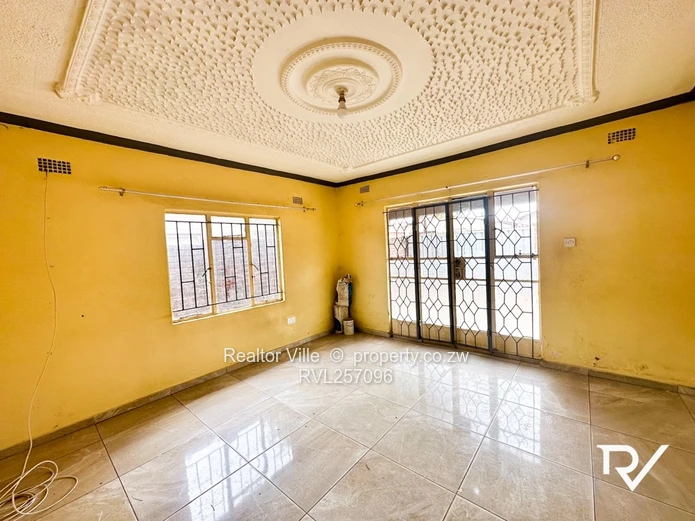 Bright 5-Bed Warren Park Home with Tiled Living & Borehole