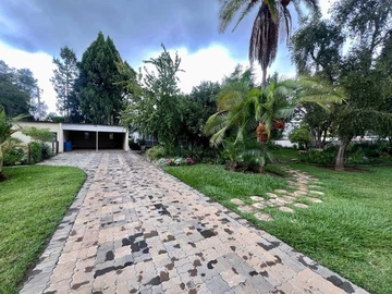 5 Bedroom House
