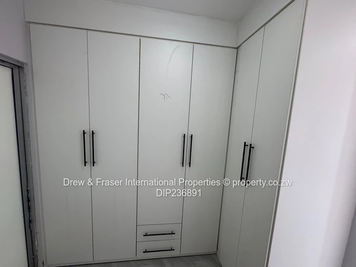 Stylish 4-Bed Fidelity Home - Fitted Kitchen & Tank