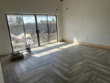 3 Bedroom Flat & Apartment