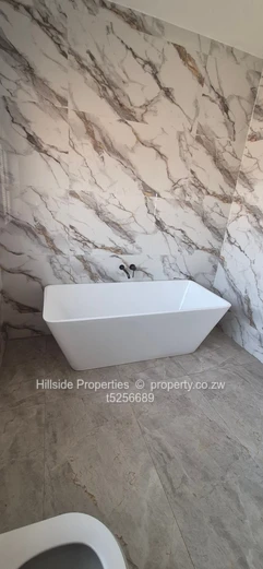5 bedroomed house for rental in blufhill 