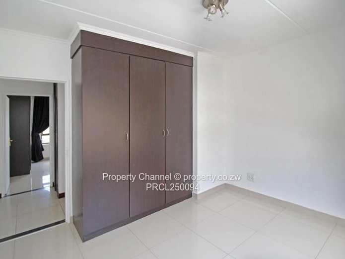 Spacious 2-Bed Apartment with Pool & Gardens in Midrand, Johannesburg, South Africa
