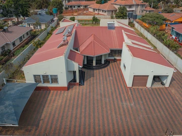 8 Bedroom House