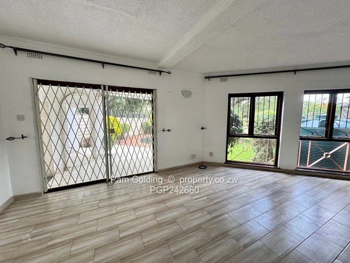 Charming  3 Bedroom Apartment - Newlands