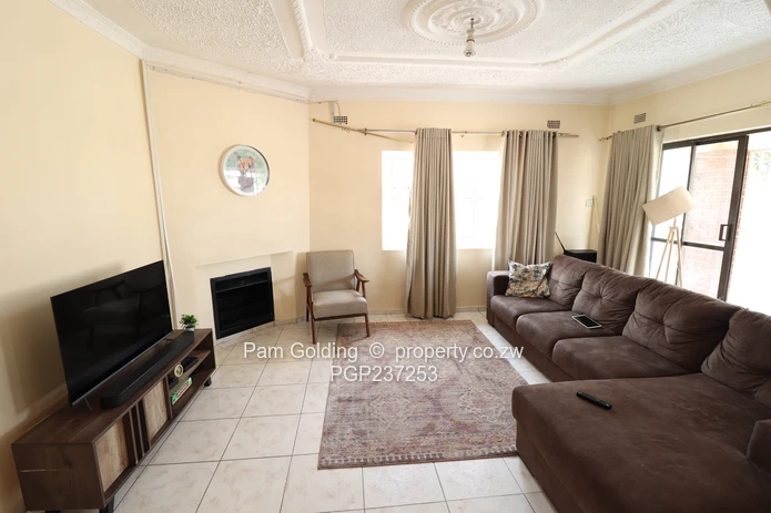 House for sale in Waterfalls/Picnic Park Area (Sole Mandate)