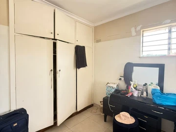 Charming 2-Bedroom Flat in Avenues, Harare CBD – Modern Comfort!