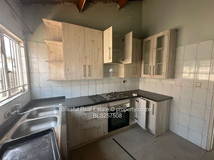 3 Bedroom house for sale in budiriro cabs-Deeds available