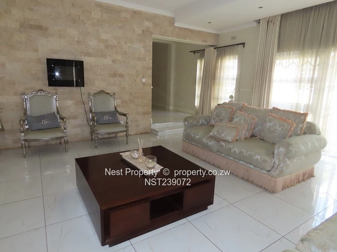 Location - 6 Bedroom House in Alexandra Park!