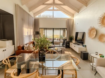 3 Bedroom Flat & Apartment