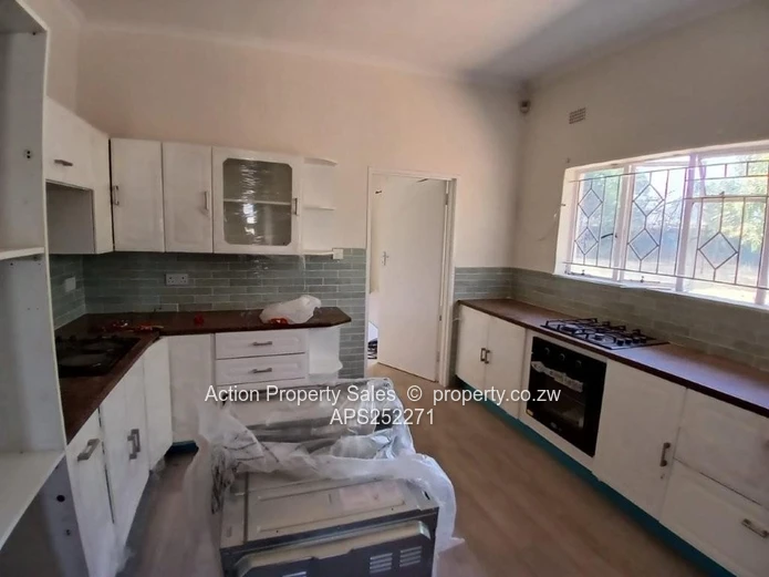 Lovely Family Home With 4 Beds! 