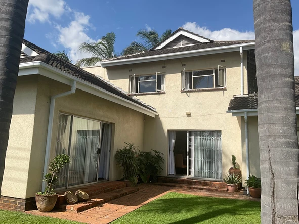 3 Bedroom Flat & Apartment