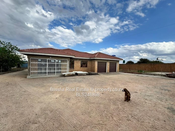 4 Bedroomed House For Sale in sunway city Ruwa