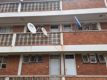 2 Bedroom Flat & Apartment