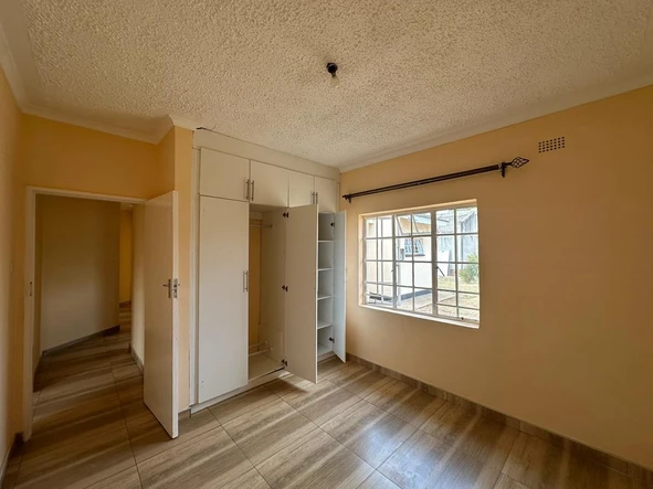 3 Bedroom Flat & Apartment