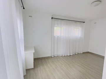 3 Bedroom Flat & Apartment