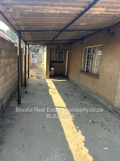 5 rooms for rent in New Tafara Mabvuku