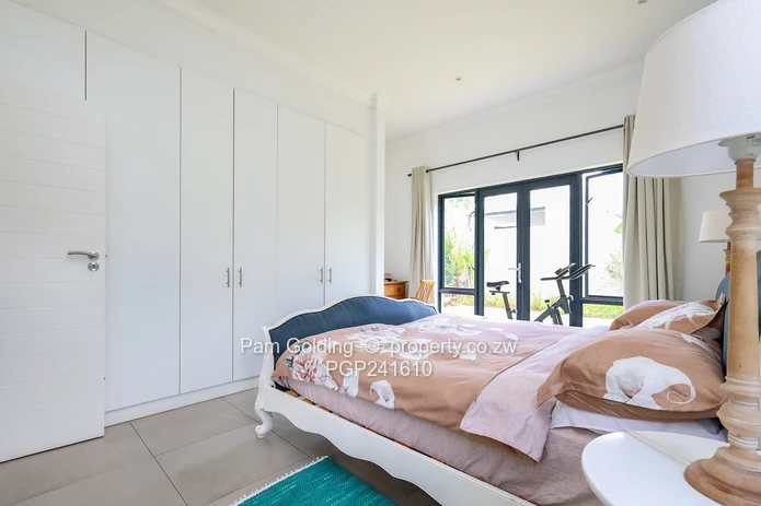 3 Bedroom Town House For Sale in Highlands