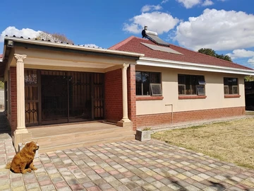 Spacious 3-Bedroom Home with Borehole in Sentosa, Harare West