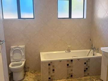 3 Bedroom Flat & Apartment