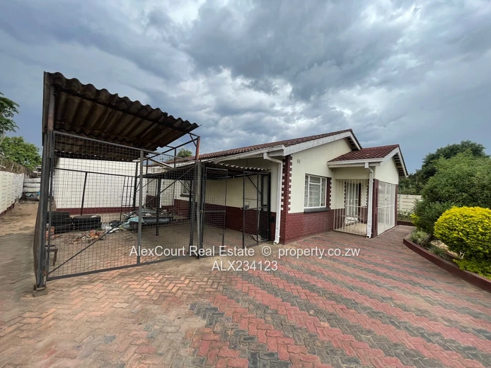 BARGAIN! Solid House in a Serene Neighborhood! (Sole Mandate)