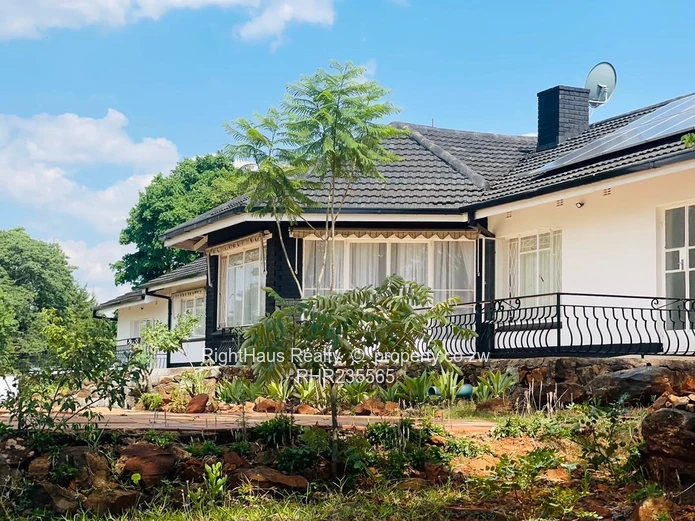 Stunning 5 Bedroom Family Home Available In Borrowdale