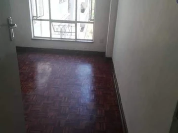 2 Bedroom Flat & Apartment
