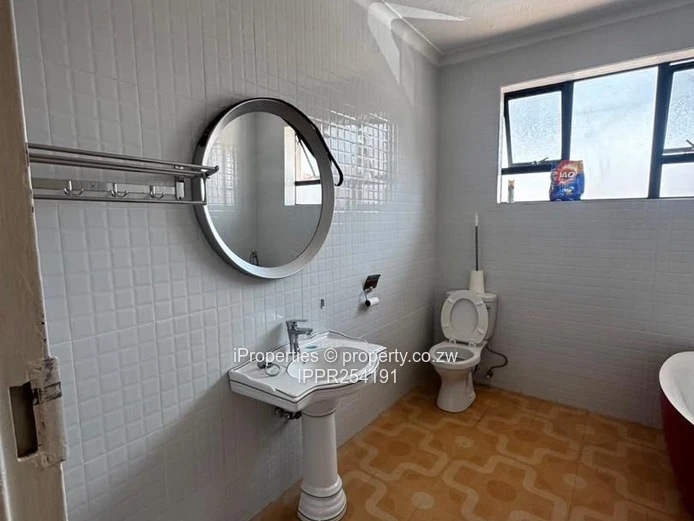 Fully furnished Duplex garden flat in the Avenues for rental 