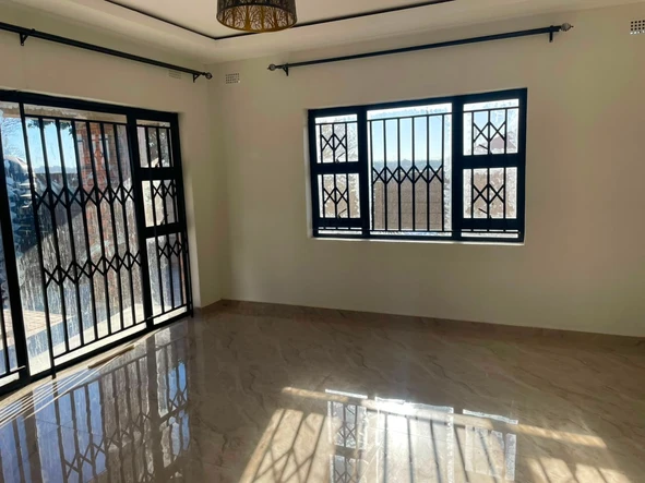 3 Bedroom Flat & Apartment