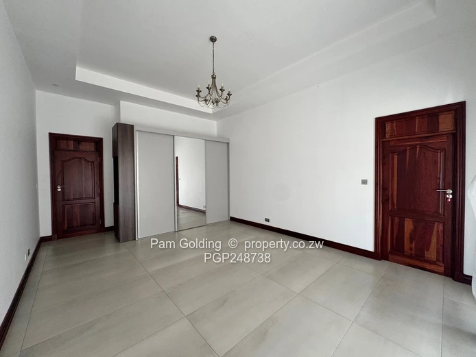 Modern Spacious Townhouse - Carrick Creagh
