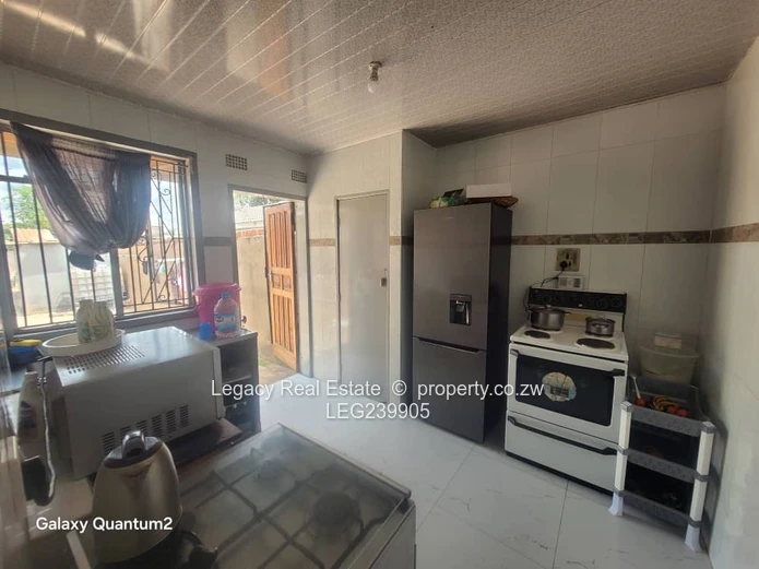 Old Southerton Residential House With Cottage And Servants’ Quarters