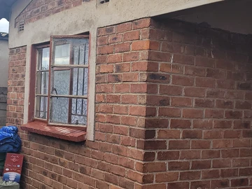9 Bedroom House
