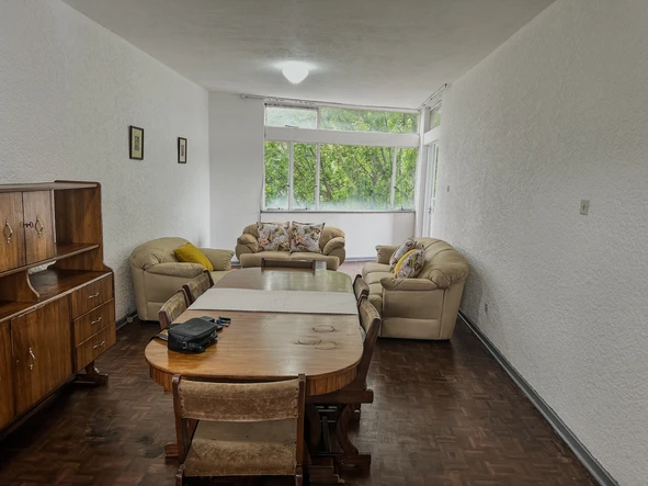 2 Bedroom Flat & Apartment