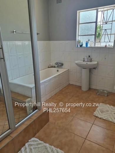 Greendale 3 bedroomed house & 2 bedroomed Cottage (Sole Mandate)