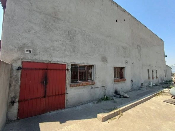 Warehouse & Factory