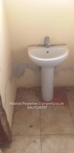 Prime Twinlakes Investment: 4-Bed Main Home + Instant Rental Income