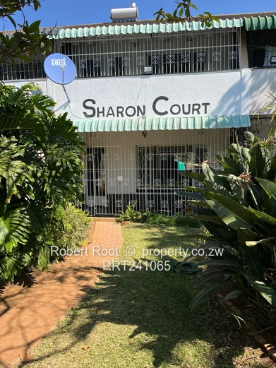 2 bed duplex flat in Avondale West