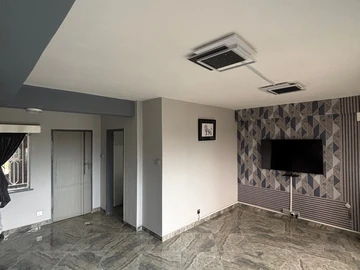 2 Bedroom Flat & Apartment