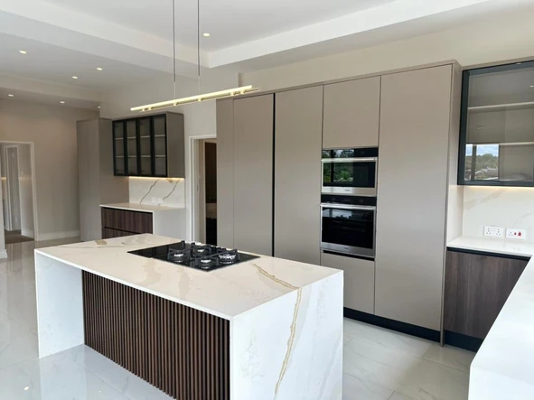 3 Bedroom Flat & Apartment